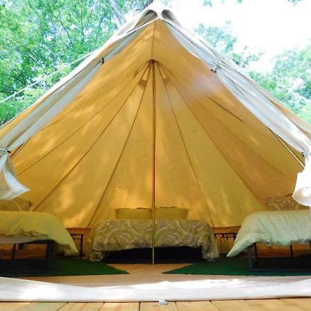 Glampin' In Style-Broken Bow Hotel Екстериор снимка
