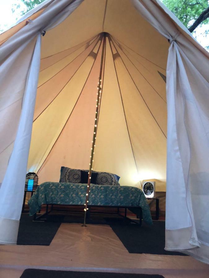 Glampin' In Style-Broken Bow Hotel Екстериор снимка